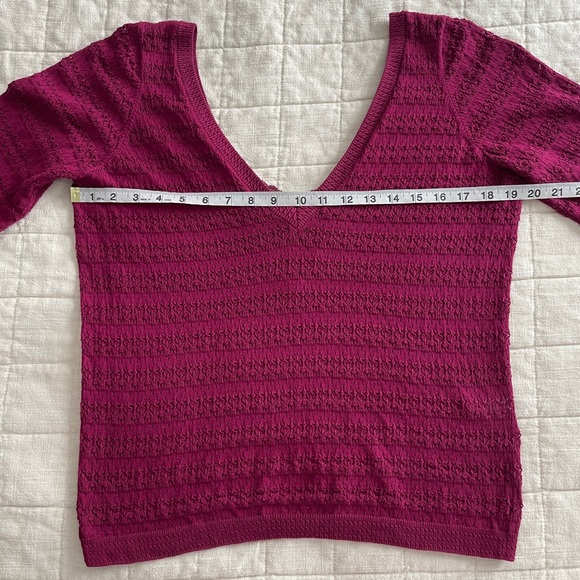 Sezane Gretha V-Neck Jumper Sweater in Plum Medium - Picture 11 of 13